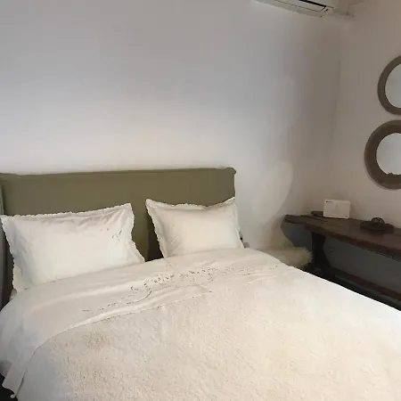 Central Old Town House * Páros